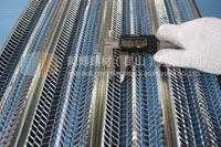 Spray lath